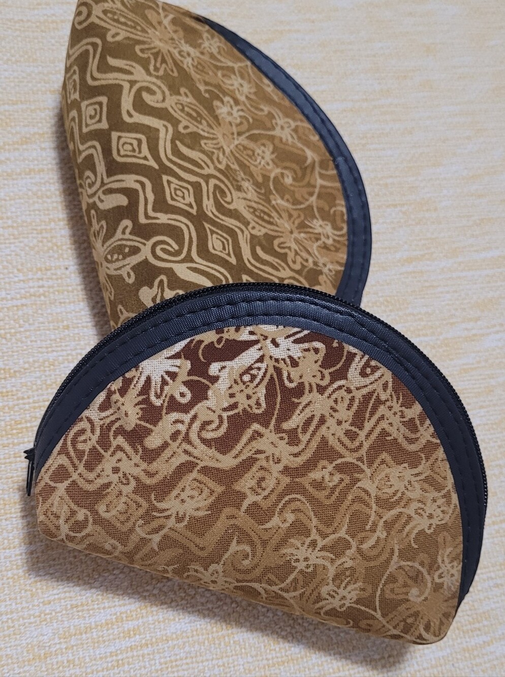💜2 for $10💜 Bundle and save 2 Patterned Half-Moon Makup Bags